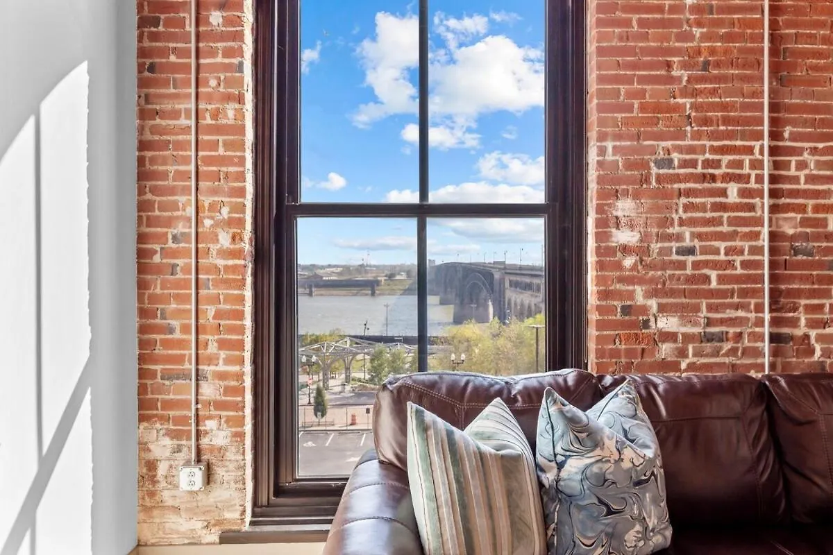 Apartment Stay In Style! Stunning River View - King Bed Saint Louis USA
